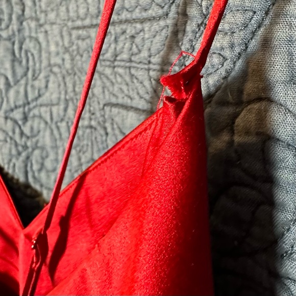 Laundry Size 0, Red Silk Slip Dress, crisscrossed straps, Chevron Ribbon Accent - Picture 9 of 10